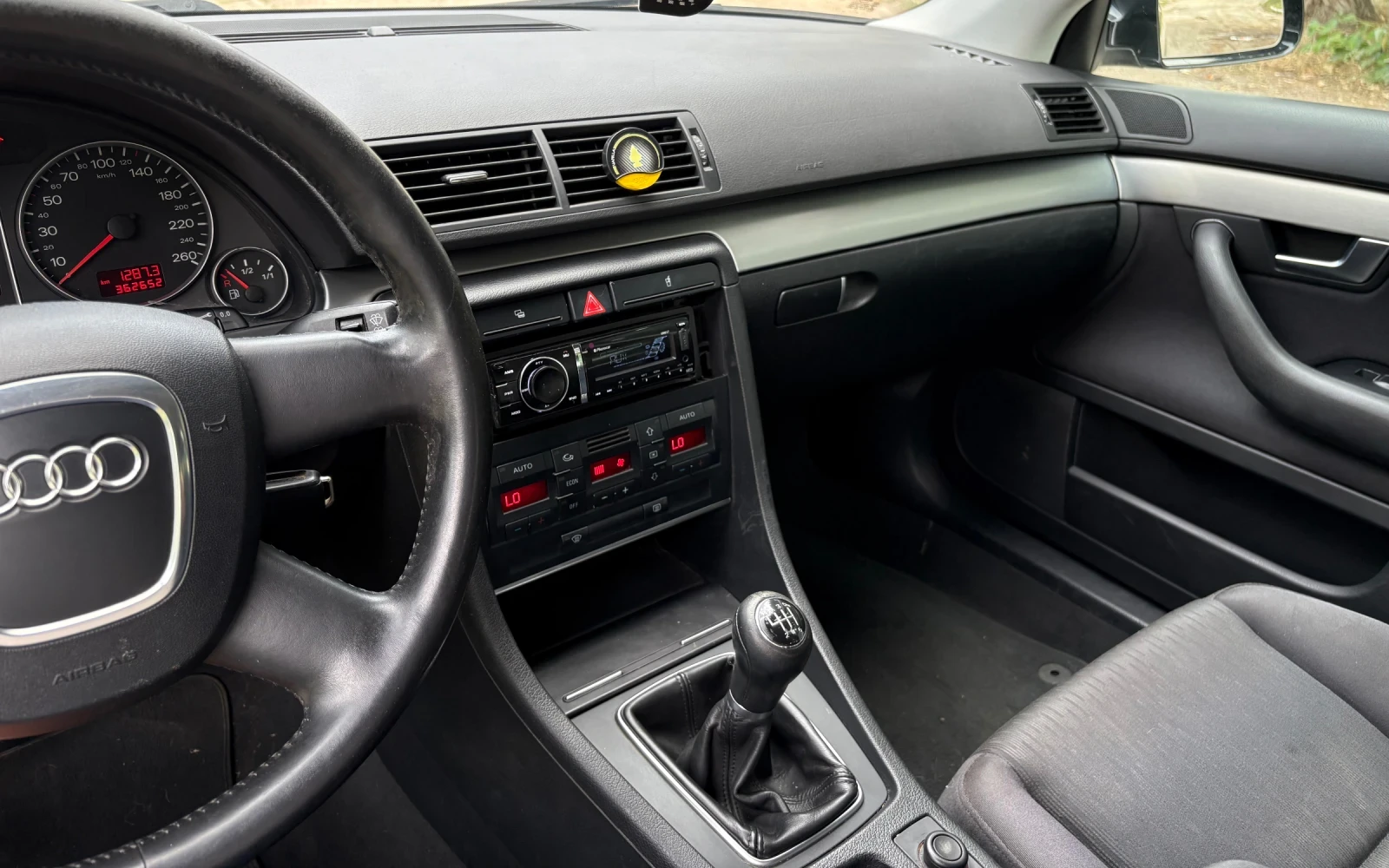 Audi A4 Топ състояние, снимка 10 - Автомобили и джипове - 55360725