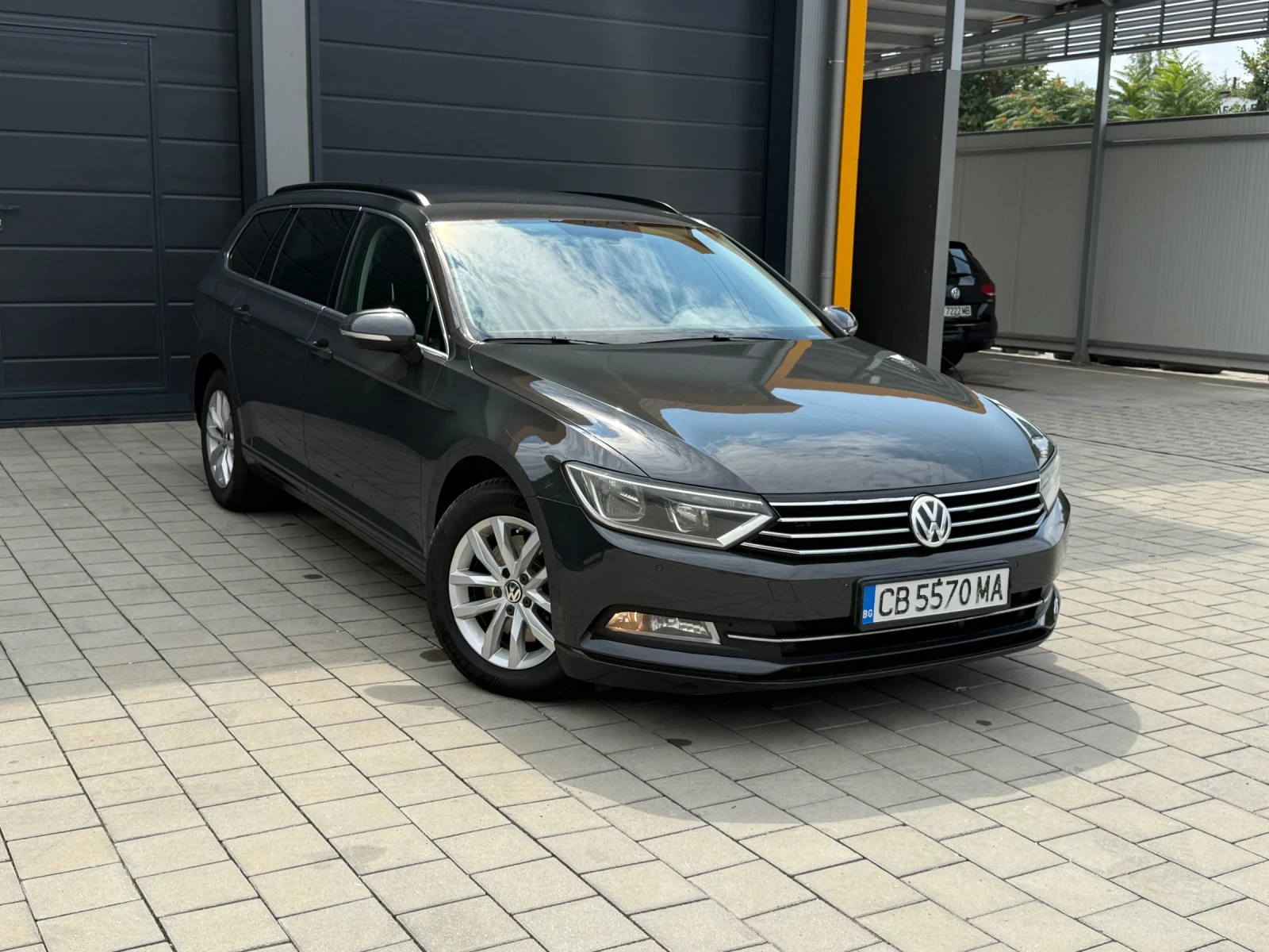 VW Passat 2.0TDI DSG, снимка 3 - Автомобили и джипове - 55455211