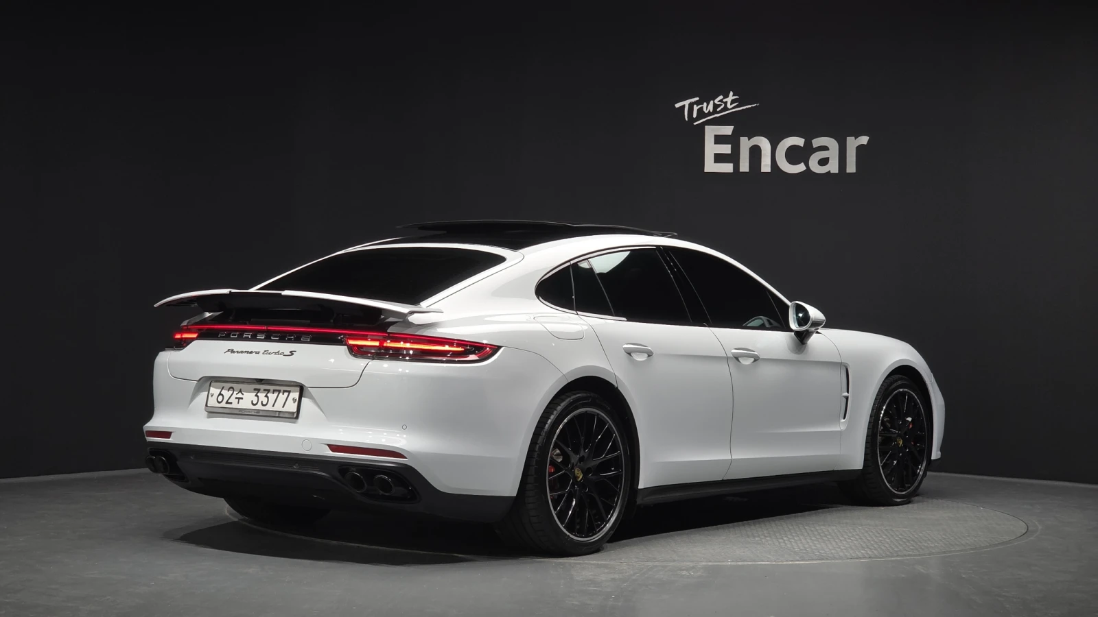 Porsche Panamera Turbo* ОБДУХВАНЕ* 360* ЕЛ. БАГАЖНИК* КРАЙНА ЦЕНА, снимка 2 - Автомобили и джипове - 55608881