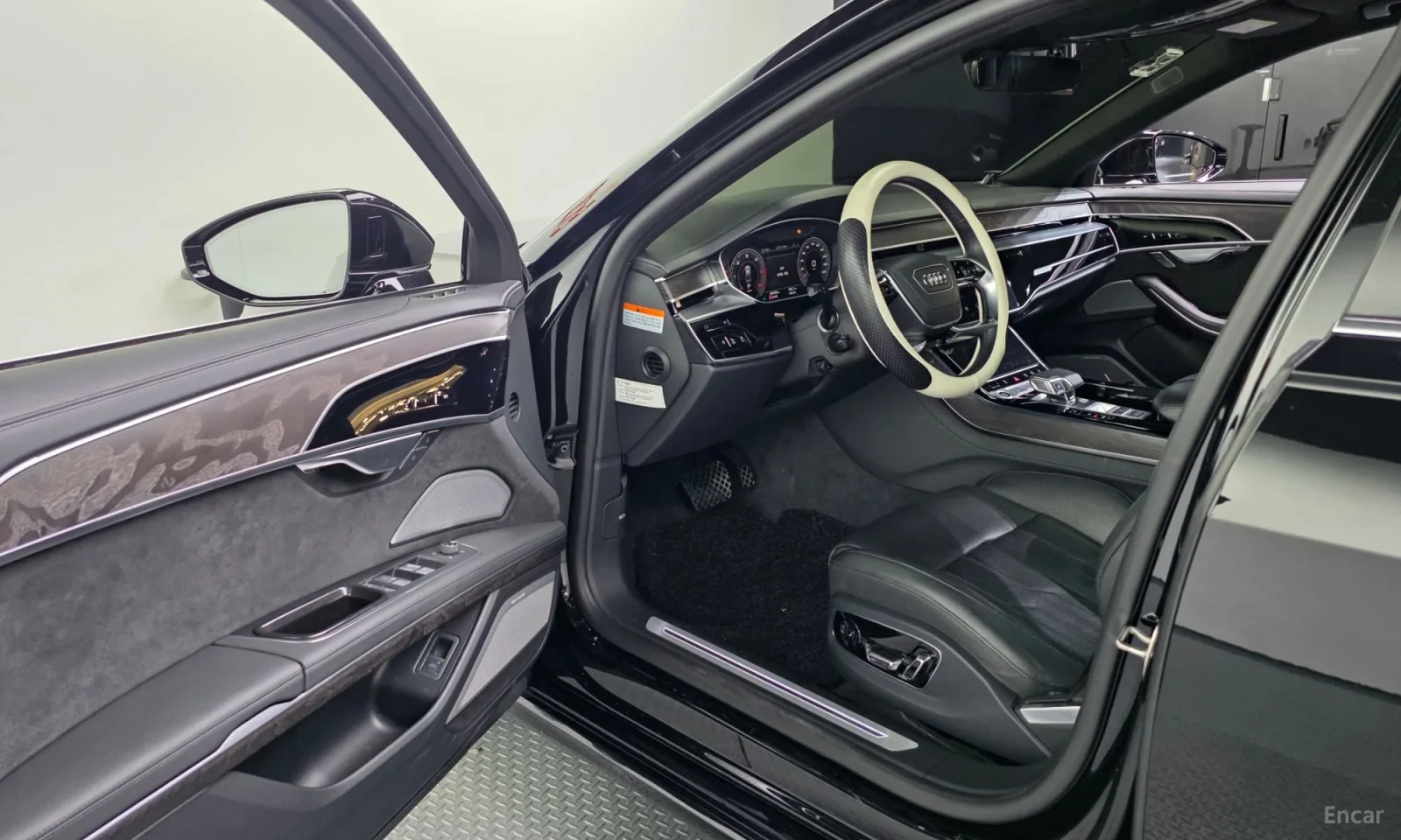 Audi A8 50TDI* PROVERKA NA MQSTO* TOP CENA* UNIKAT* , снимка 10 - Автомобили и джипове - 55654020