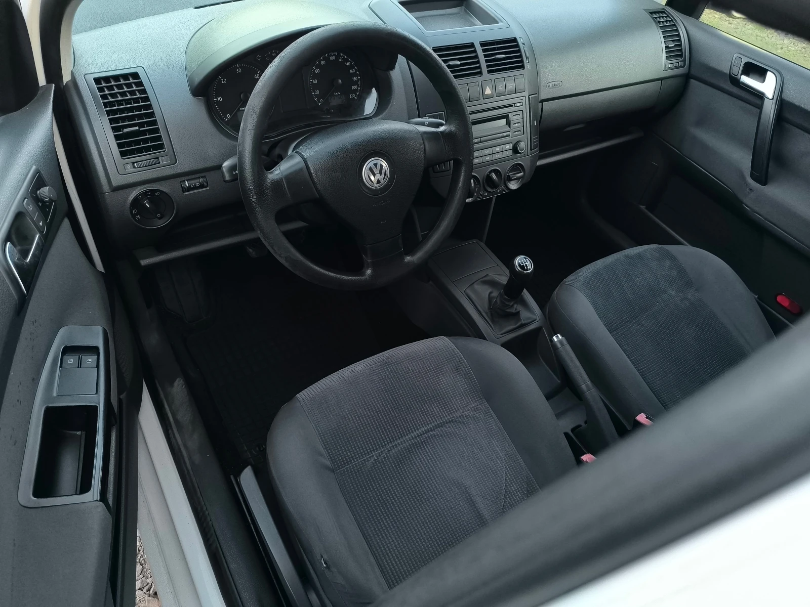 VW Polo FACE LIFT-1.9TDI-101кс(4 цилиндъра)-КЛИМАТИК-, снимка 10 - Автомобили и джипове - 56117918