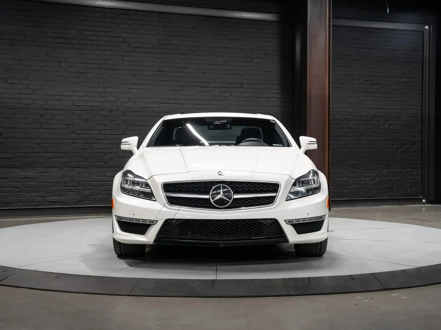 Mercedes-Benz CLS 63 AMG S* CarbonCeramic спирачки* Bang&Olufsen* PPF , снимка 2 - Автомобили и джипове - 56127720