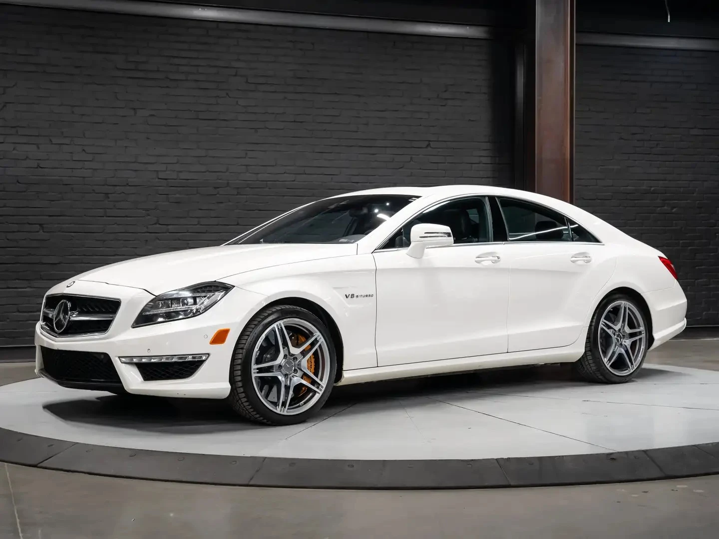 Mercedes-Benz CLS 63 AMG S* CarbonCeramic спирачки* Bang&Olufsen* PPF 