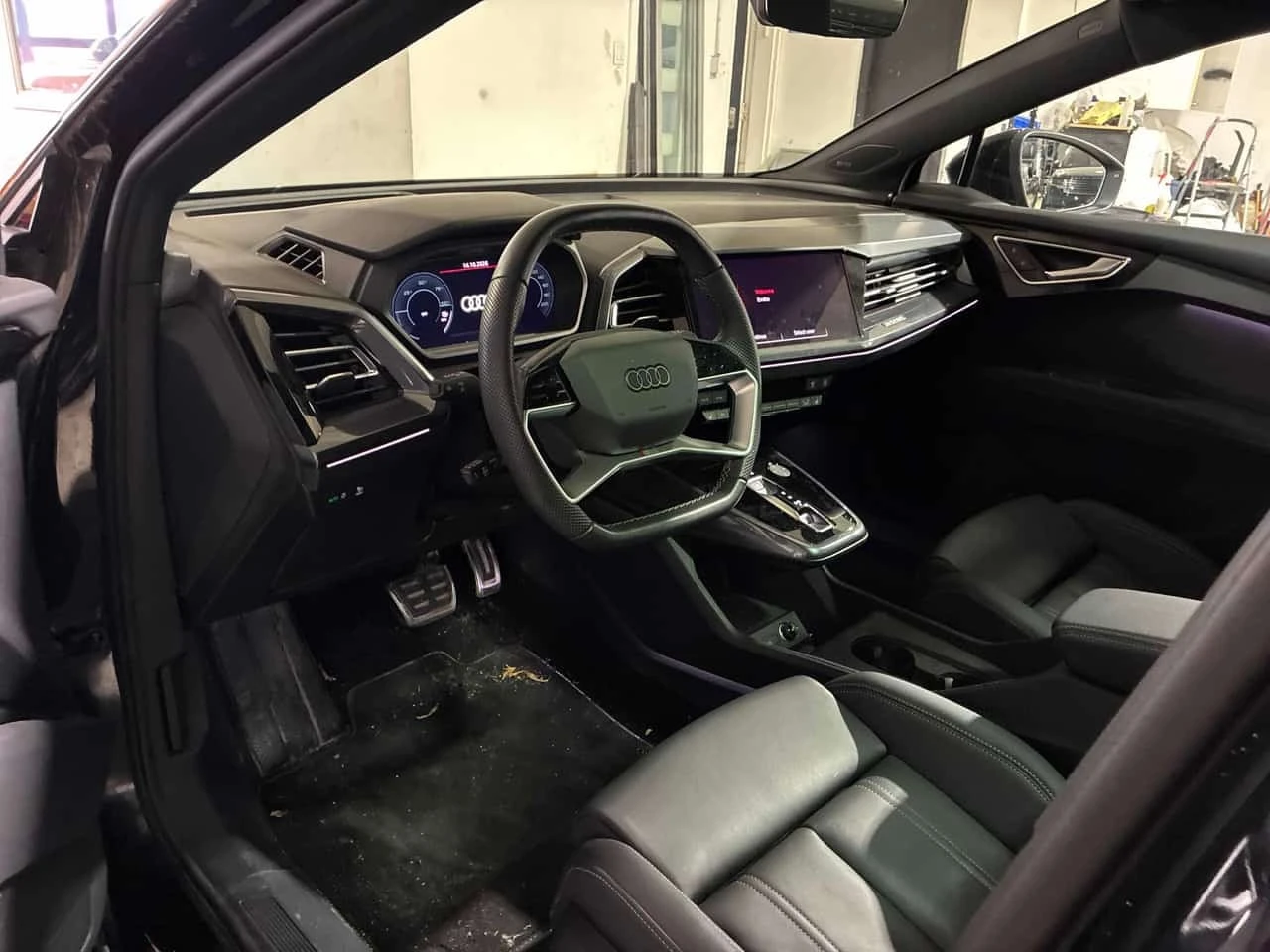 Audi E-Tron * 55 quattro * CARFAX * ����� �� ����������� | Mobile.bg � ����������� 5