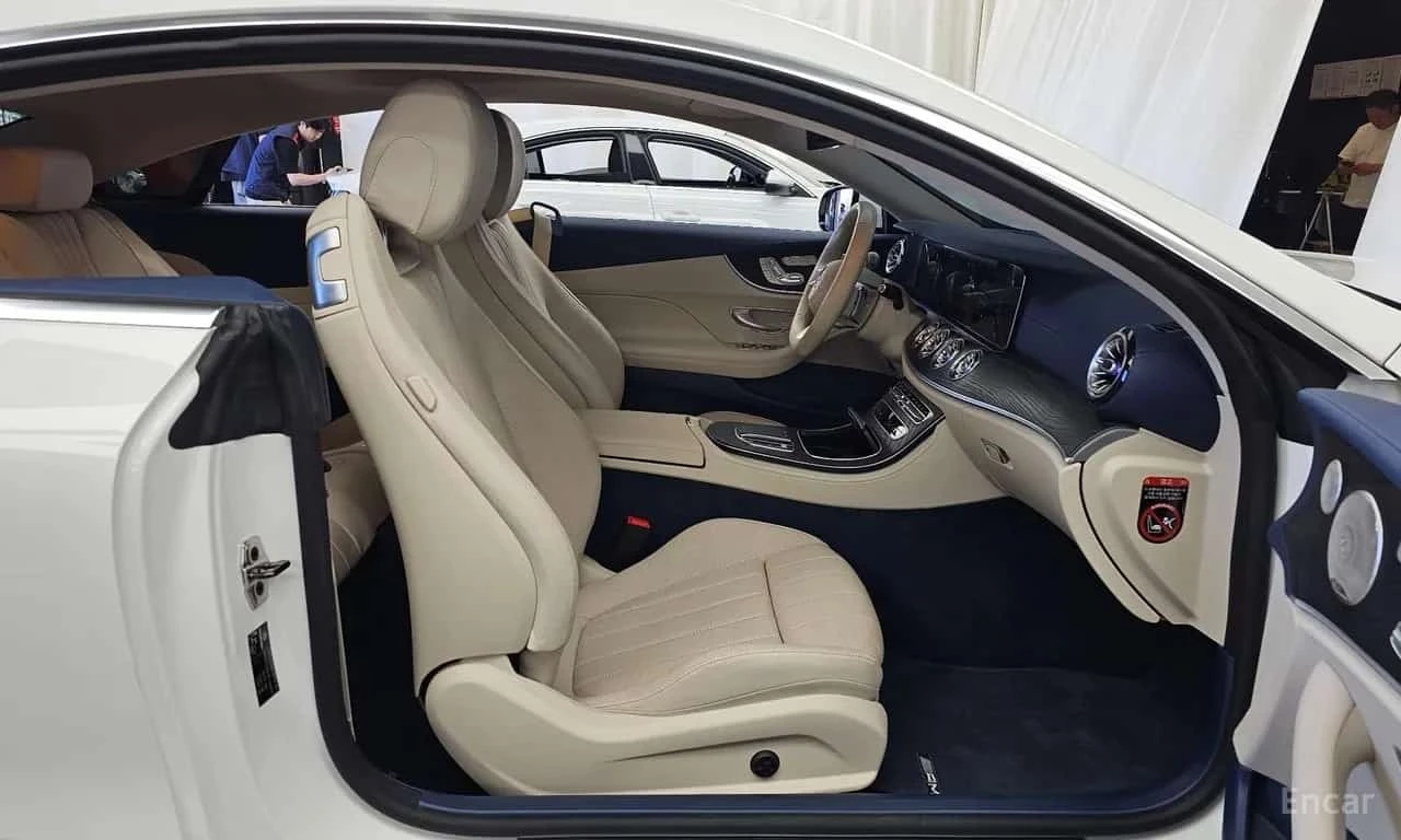 Mercedes-Benz E 300 * E300d 4MATIC Coupe * , снимка 11 - Автомобили и джипове - 56593798