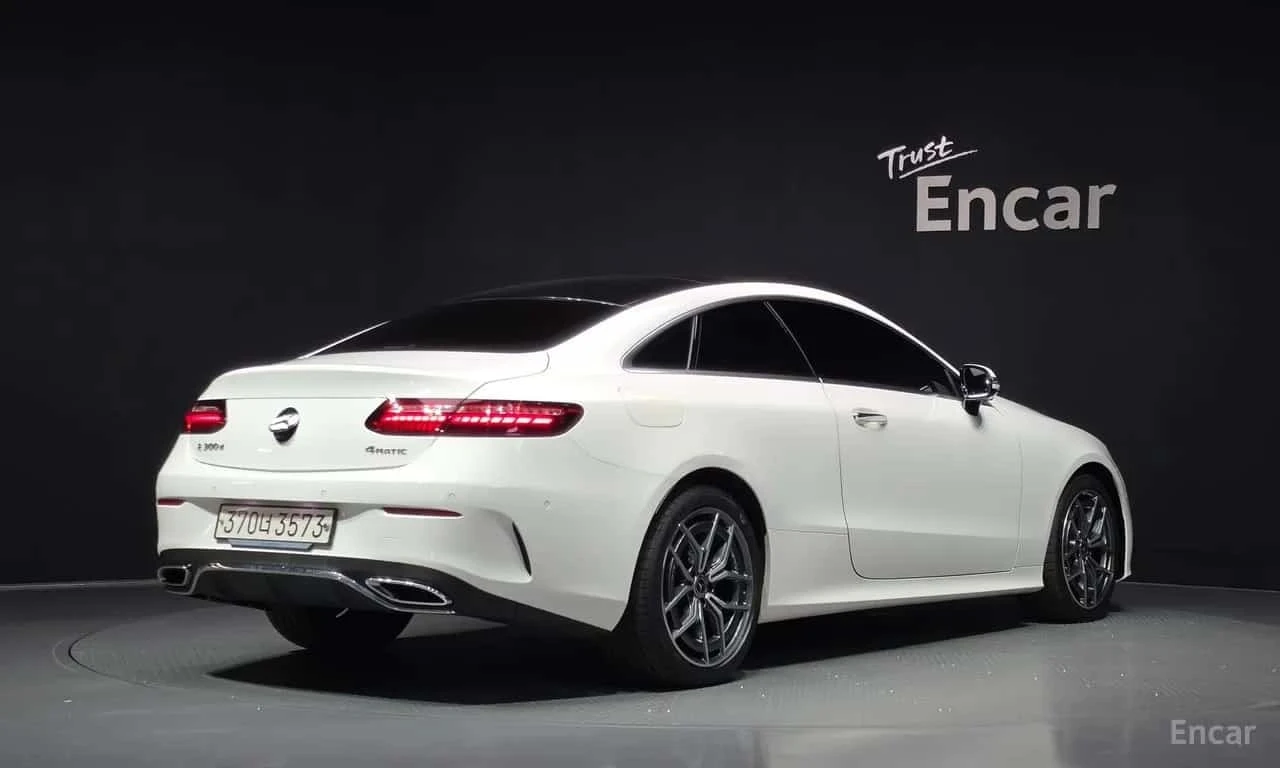 Mercedes-Benz E 300 * E300d 4MATIC Coupe * , снимка 2 - Автомобили и джипове - 56593798
