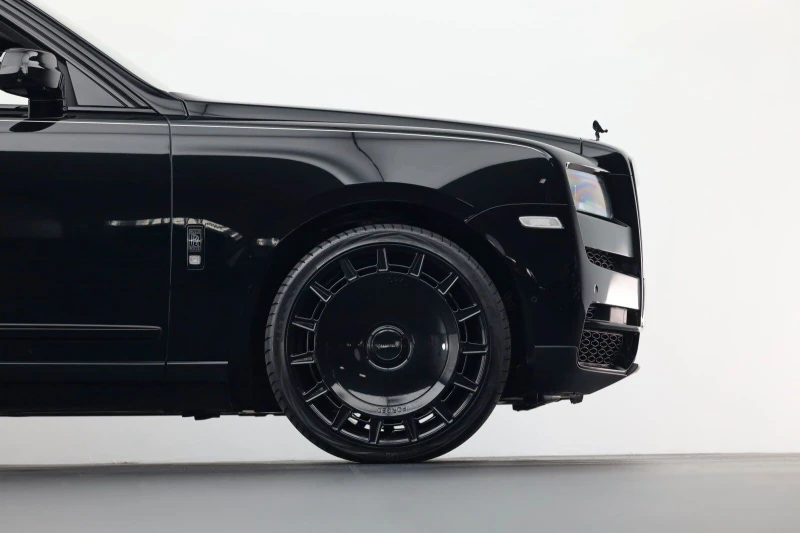 Rolls-Royce Cullinan V12/BLACK BADGE/SHOOTING STAR/BESPOKE/ MANSORY 24/, снимка 9 - Автомобили и джипове - 47520962