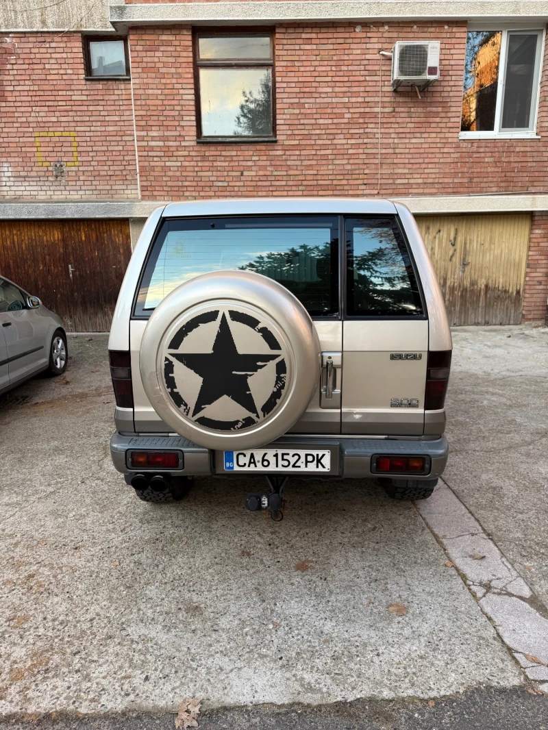 Isuzu Trooper, снимка 8 - Автомобили и джипове - 53102702