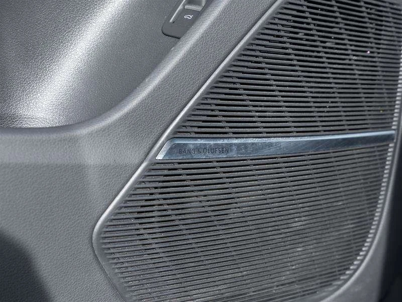 Audi Q8 * S Line quattro Prestige * CARFAX * ЦЕНА ДО БГ, снимка 16 - Автомобили и джипове - 53133456