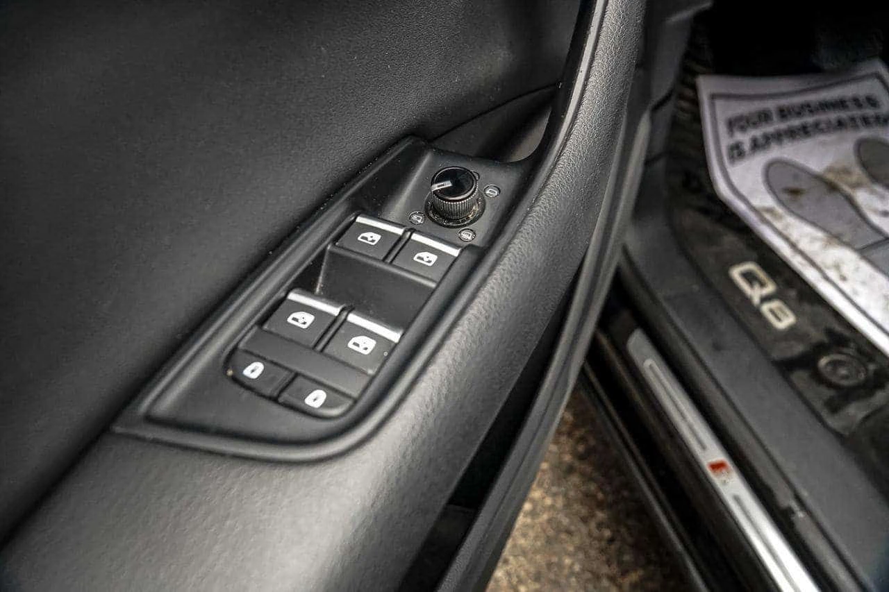 Audi Q8 * CARFAX * ���� �� �� | Mobile.bg � ����������� 13