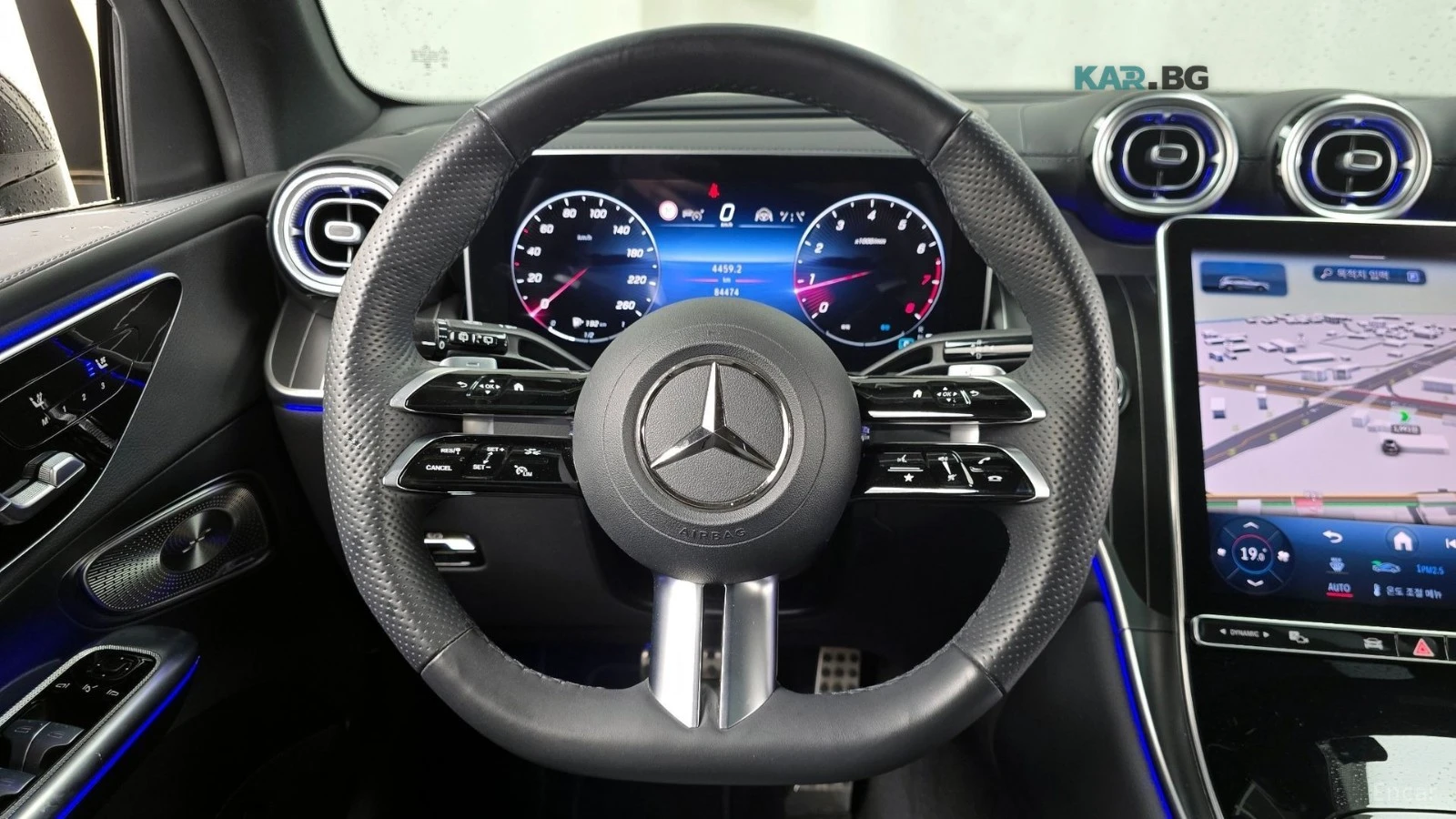Mercedes-Benz GLC 300 * 4MATIC* AMG* ПОДГРЕВ* ОБДУХВАНЕ* ПАНОРАМА* HUD* , снимка 12 - Автомобили и джипове - 54660201