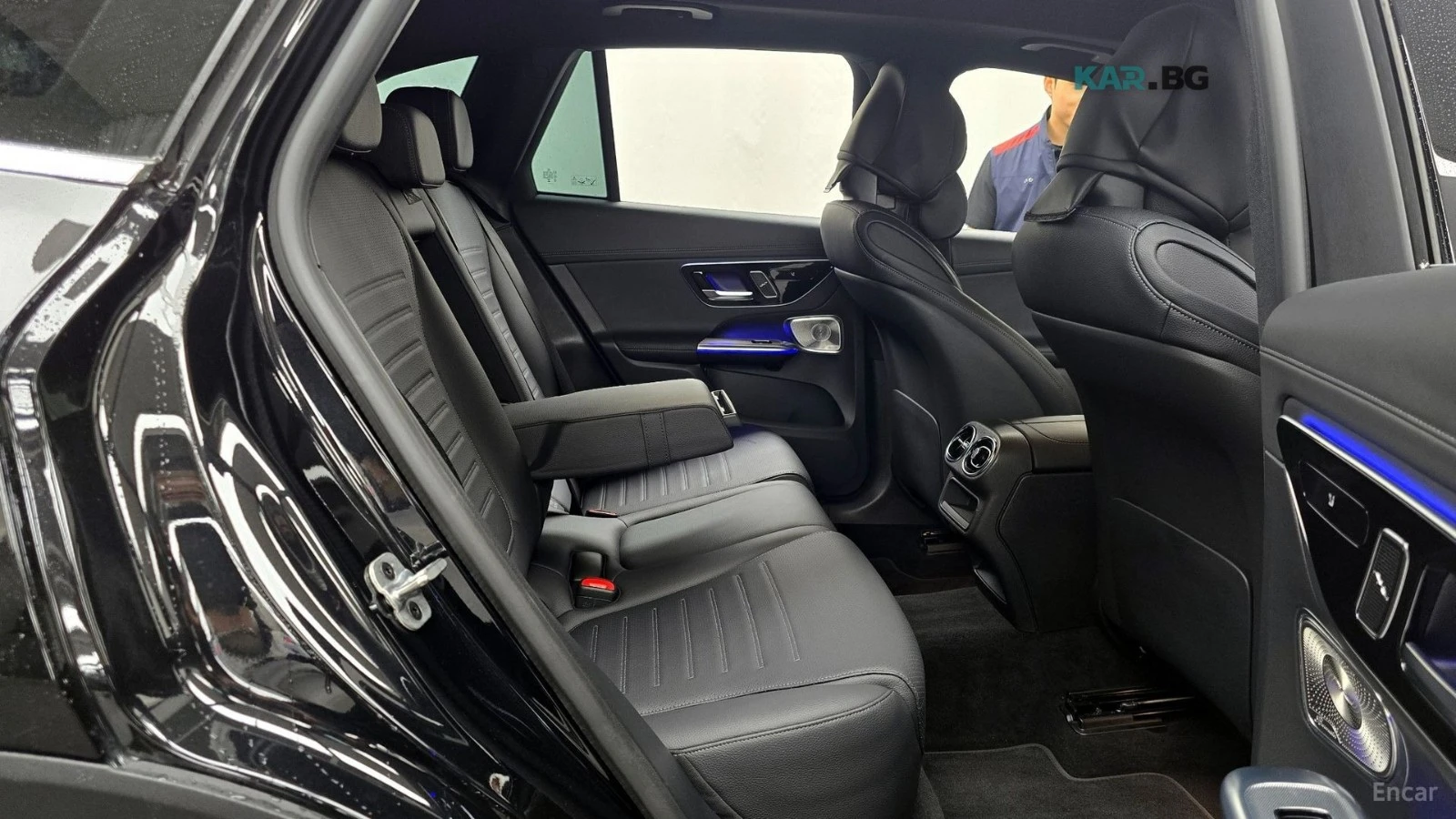 Mercedes-Benz GLC 300 * 4MATIC* AMG* ПОДГРЕВ* ОБДУХВАНЕ* ПАНОРАМА* HUD* , снимка 11 - Автомобили и джипове - 54660201