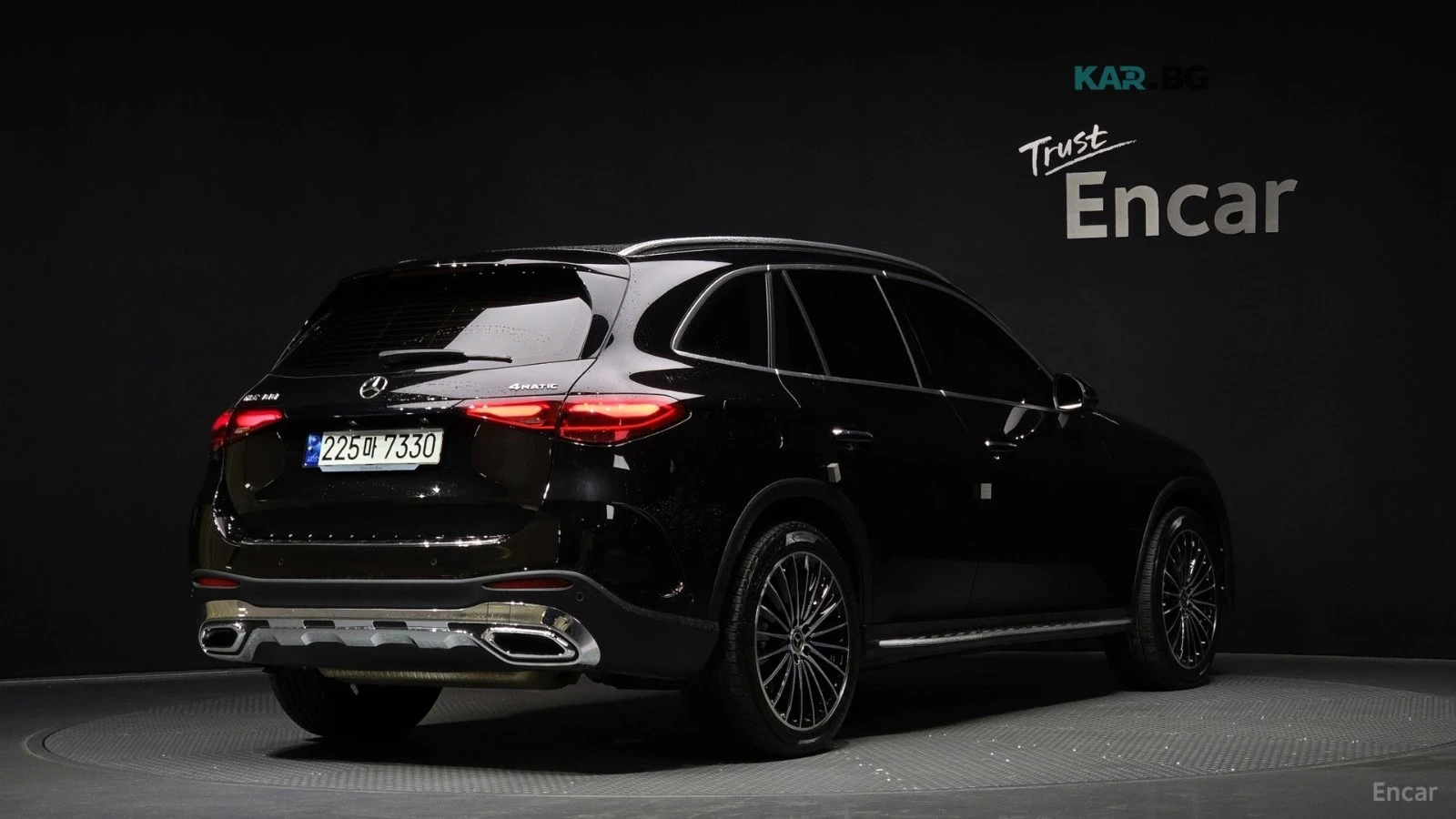 Mercedes-Benz GLC 300 * 4MATIC* AMG* ПОДГРЕВ* ОБДУХВАНЕ* ПАНОРАМА* HUD* , снимка 2 - Автомобили и джипове - 54660201