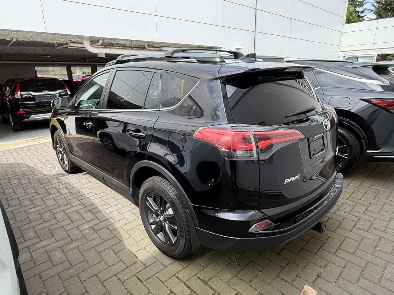 Toyota Rav4 * LE * АВТОКРЕДИТ БЕЗ ПЪРВОНАЧАЛНА ВНОСКА* , снимка 2 - Автомобили и джипове - 54992640