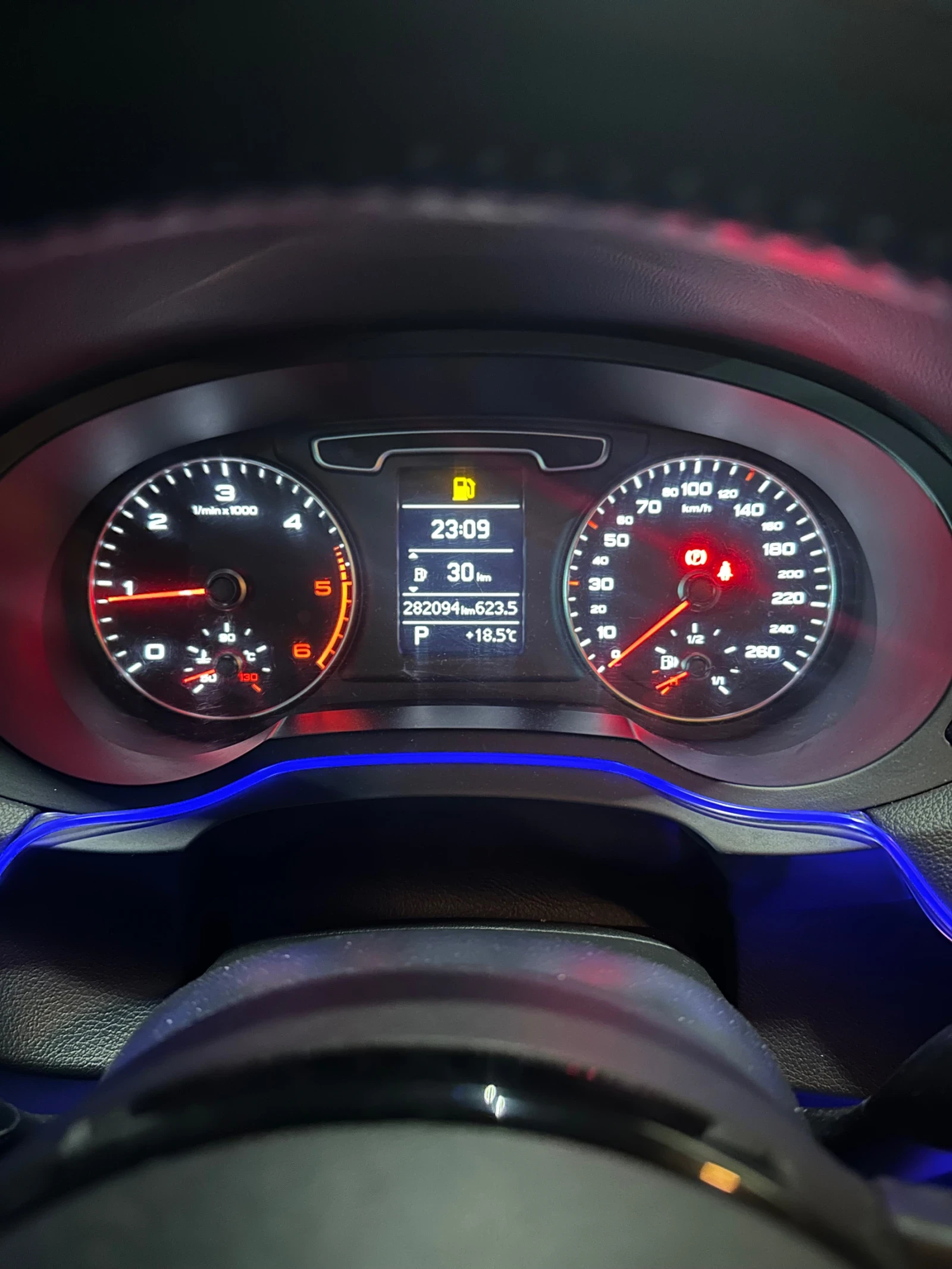 Audi Q3, снимка 9 - Автомобили и джипове - 56168376
