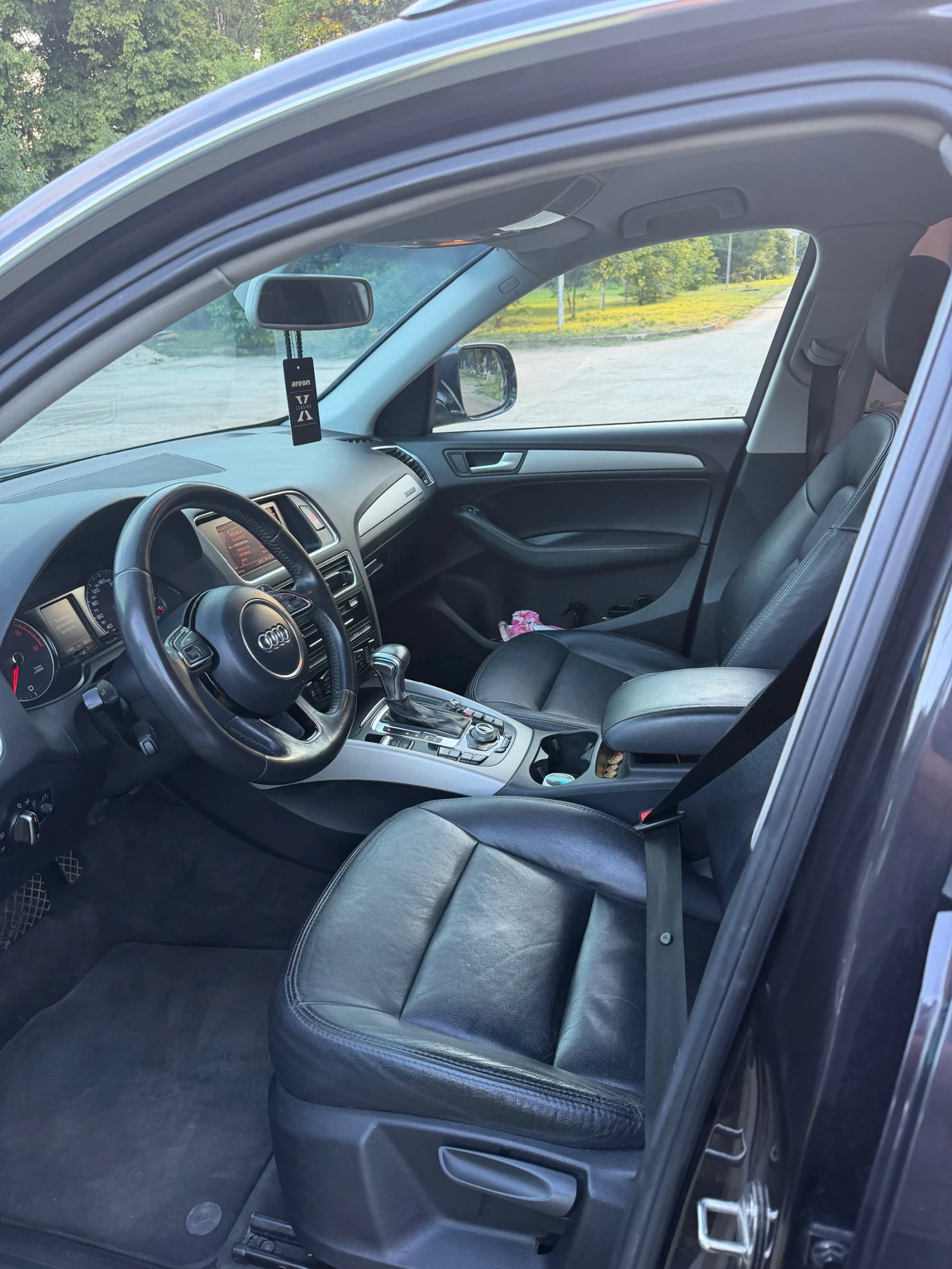 Audi Q5 Quattro, снимка 5 - Автомобили и джипове - 56219872