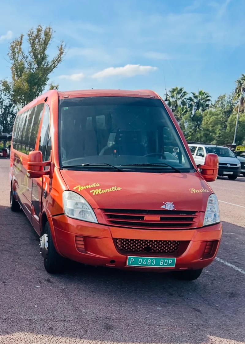 Iveco Daily 65C 24 места двоен климатик лири стъкло пакет