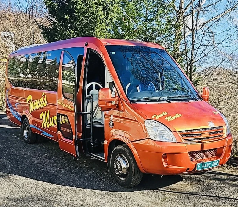 Iveco Daily 65C 24 места двоен климатик лири стъкло пакет, снимка 9 - Бусове и автобуси - 52402472
