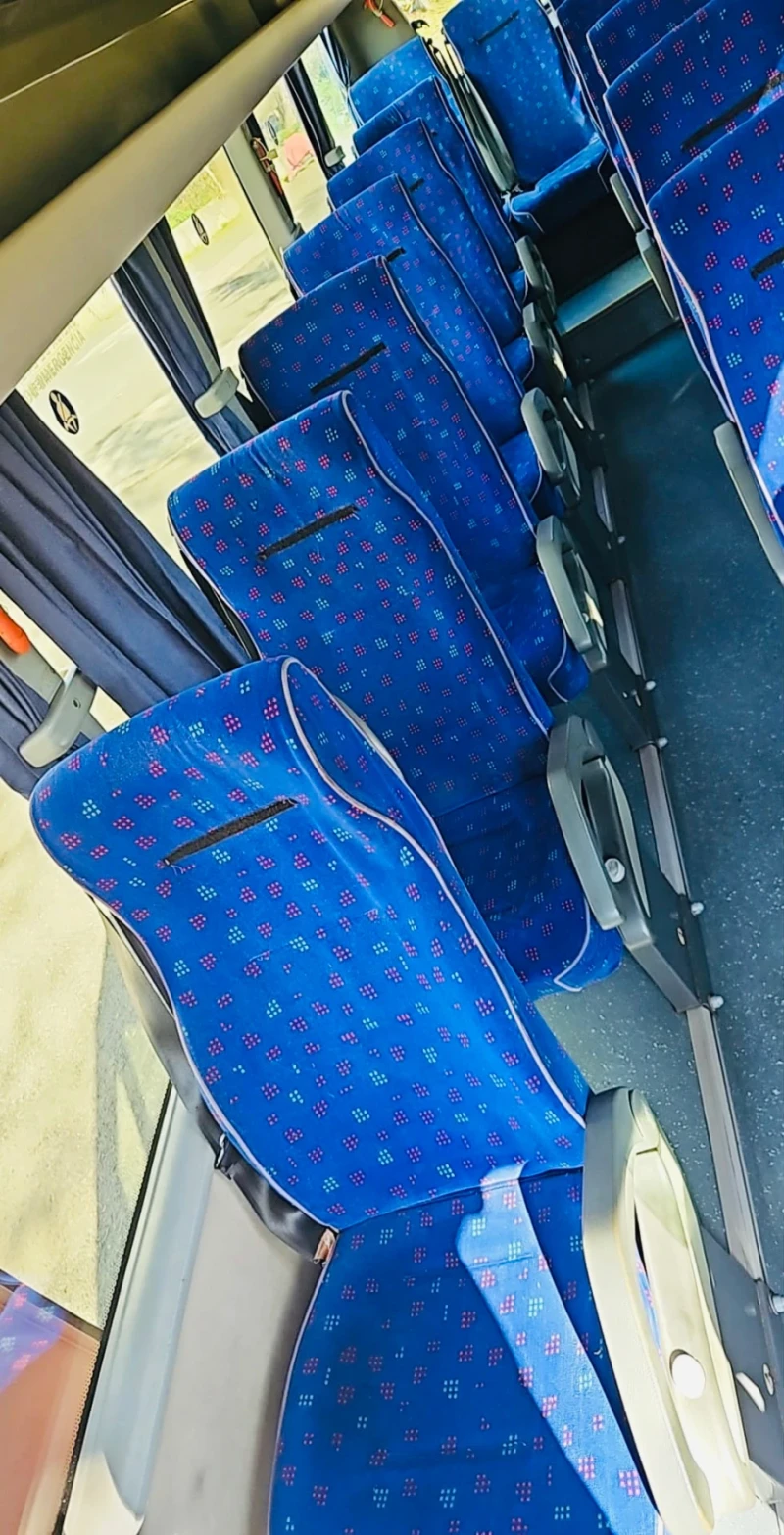 Iveco Daily 65C 24 места двоен климатик лири стъкло пакет, снимка 11 - Бусове и автобуси - 52402472