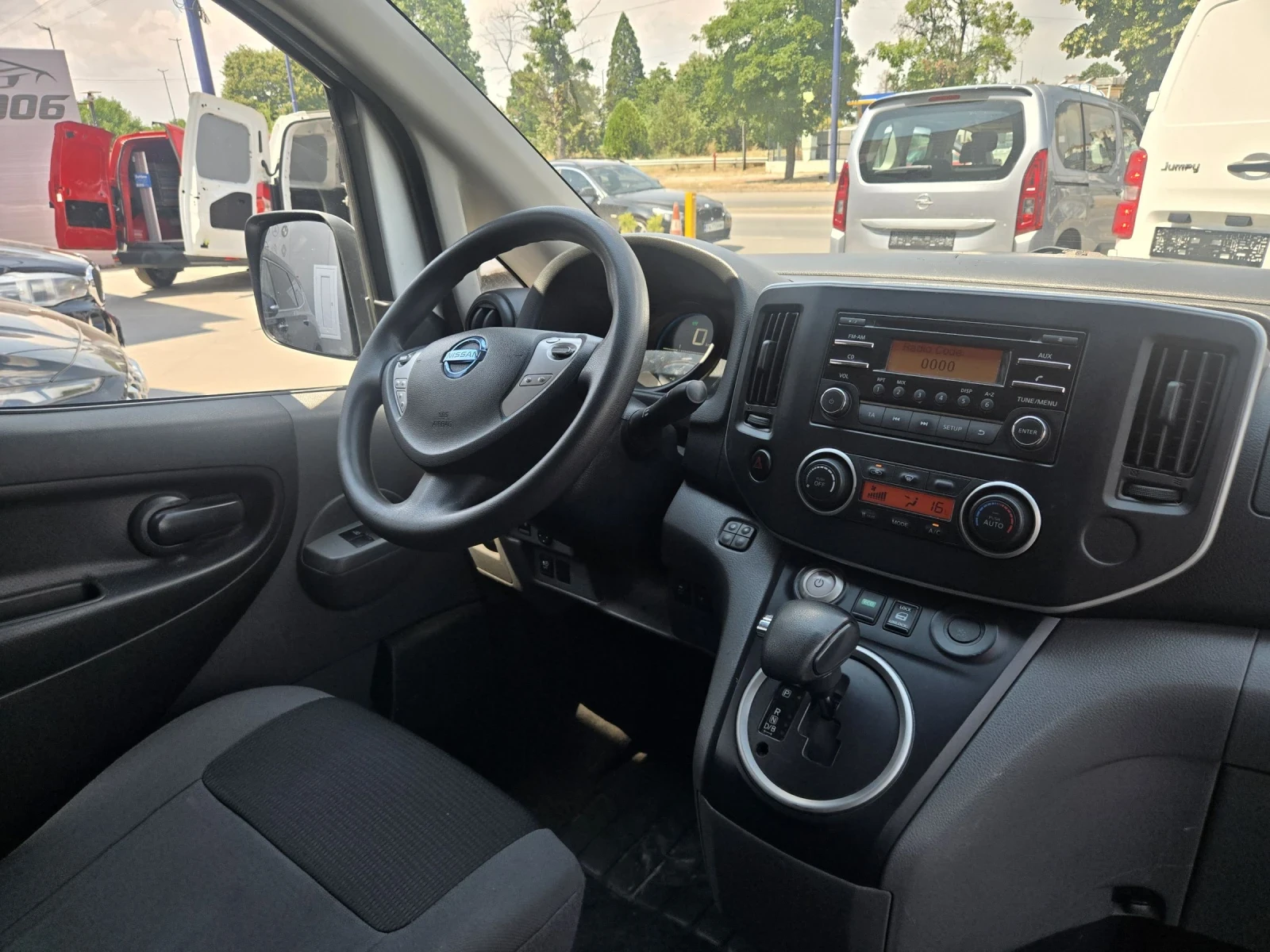 Nissan NV200, снимка 8 - Бусове и автобуси - 54729657
