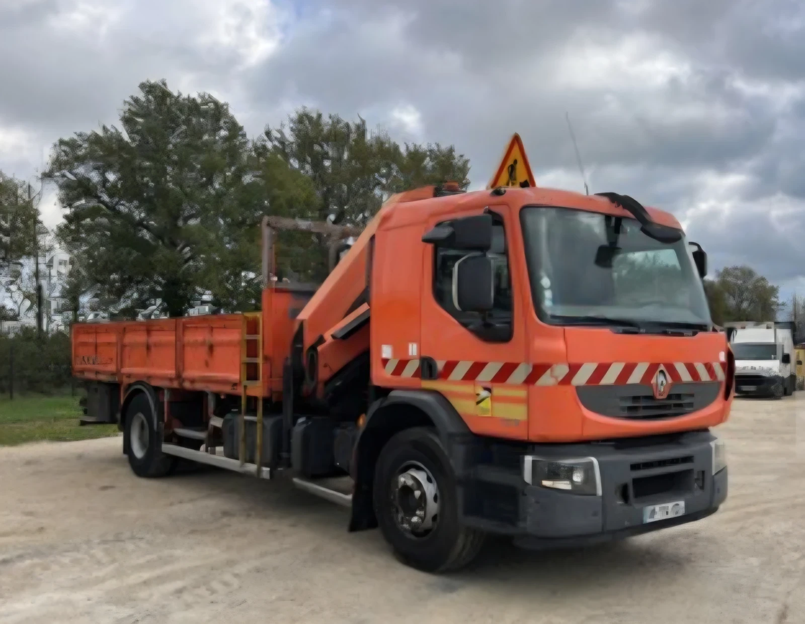 Renault Premium Lander 320 dxi, снимка 1