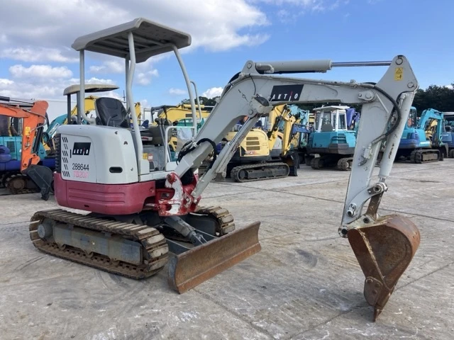 Багер Takeuchi TB20R * ОЧАКВАН 29.01.2027!!!, снимка 2 - Индустриална техника - 56182596