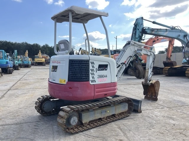 Багер Takeuchi TB20R * ОЧАКВАН 29.01.2027!!!, снимка 4 - Индустриална техника - 56182596
