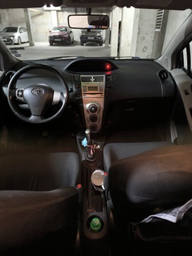 Toyota Yaris 1.3, снимка 8