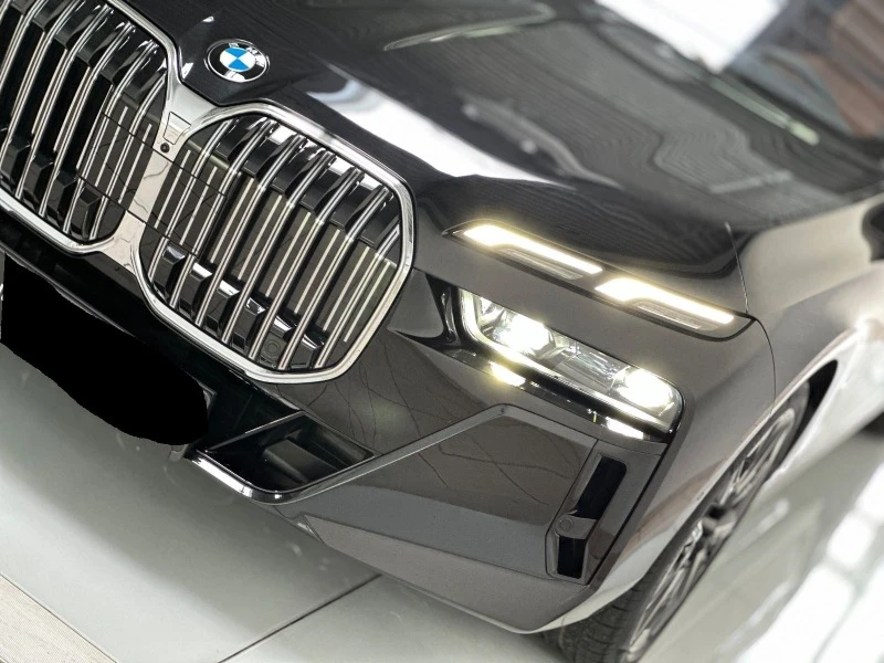 BMW 740 xDrive40d*M SportPaket*SkyLounge*ГАРАНЦИЯ, снимка 3 - Автомобили и джипове - 47217130