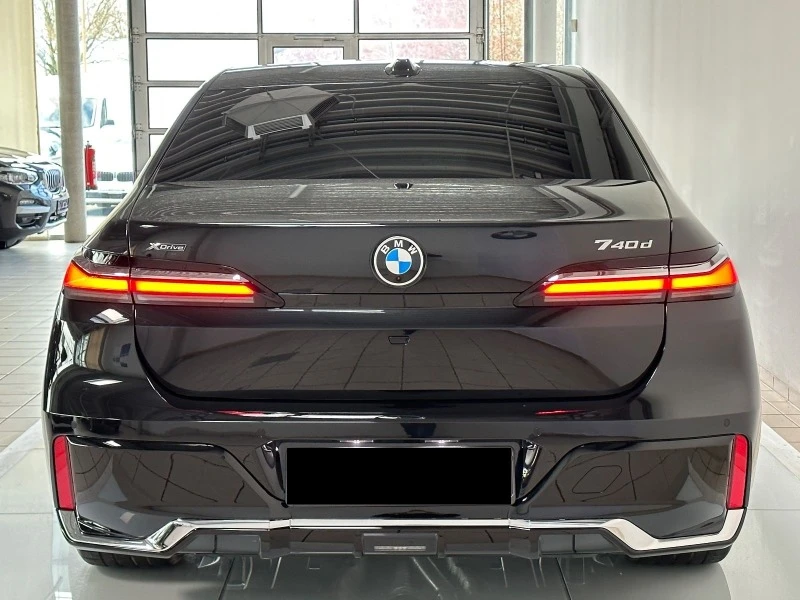 BMW 740 xDrive40d*M SportPaket*SkyLounge*ГАРАНЦИЯ, снимка 8 - Автомобили и джипове - 47217130