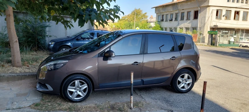 Renault Scenic 1.5  dizel, снимка 6 - Автомобили и джипове - 48486048