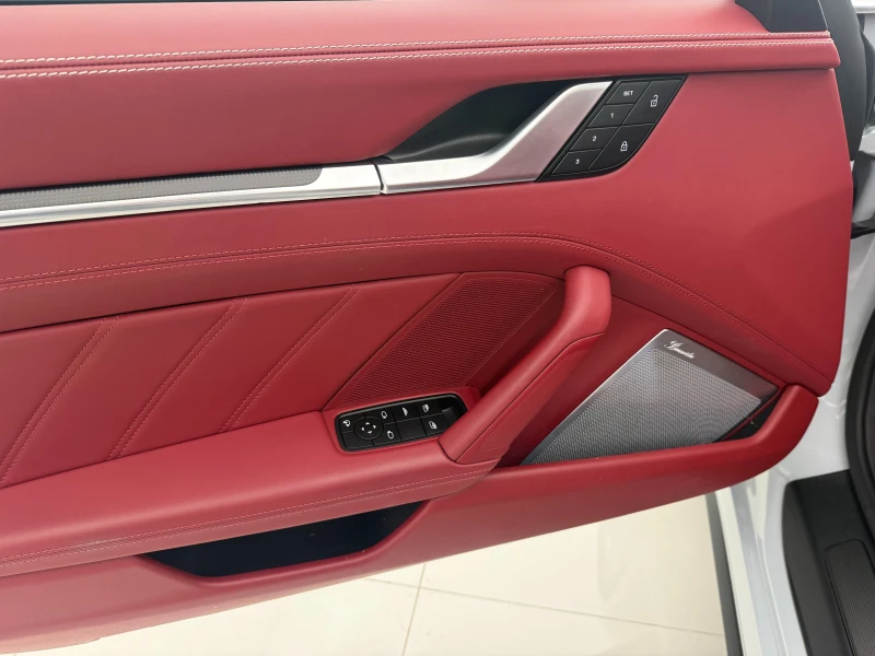 Porsche 911 Turbo S Cabrio, снимка 12 - Автомобили и джипове - 52442392