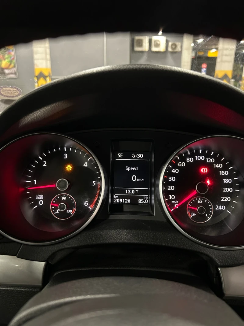 VW Golf 2.0tdi, снимка 9 - Автомобили и джипове - 52562131