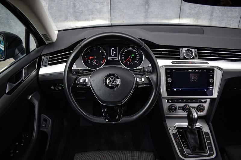 VW Passat B8, снимка 6 - Автомобили и джипове - 52697565