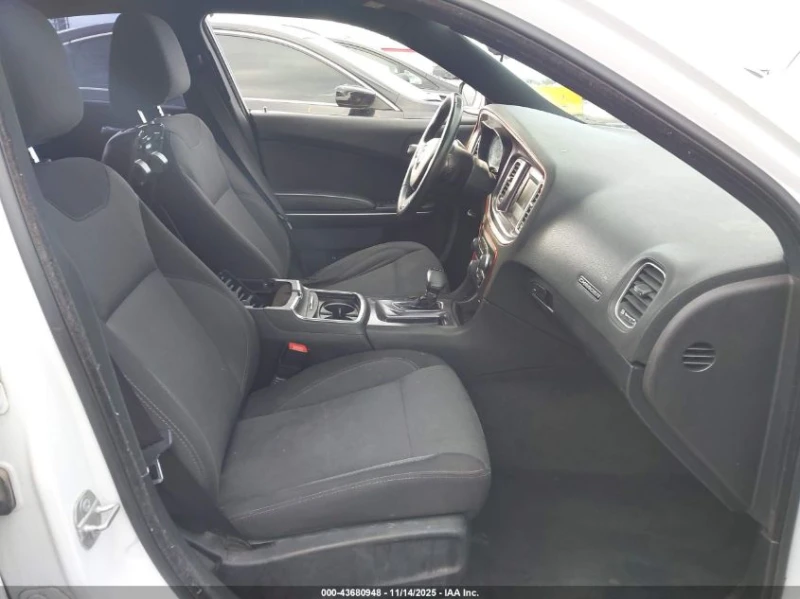 Dodge Charger 3.6L V-6 DOHC, VVT, 292HP Rear Wheel Drive, снимка 10 - Автомобили и джипове - 53042532