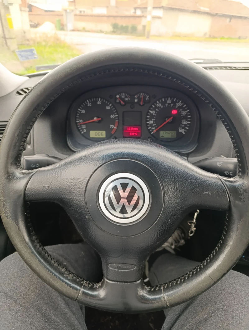 VW Golf 4, снимка 8 - Автомобили и джипове - 53292094