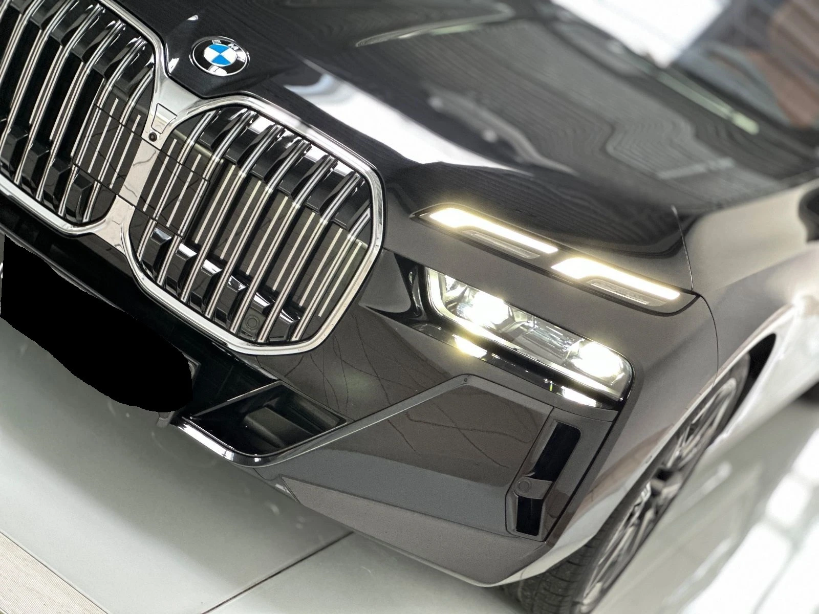 BMW 740 xDrive40d*M SportPaket*SkyLounge*ГАРАНЦИЯ - изображение 3