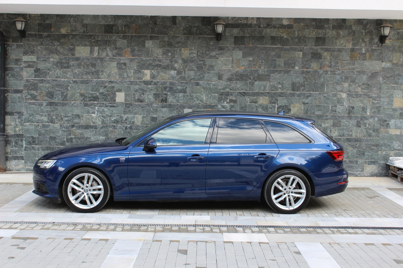 Audi A4 215КМ::3xS-LINE::MATRIX::AMBIENT::MASSAGE:: - изображение 4