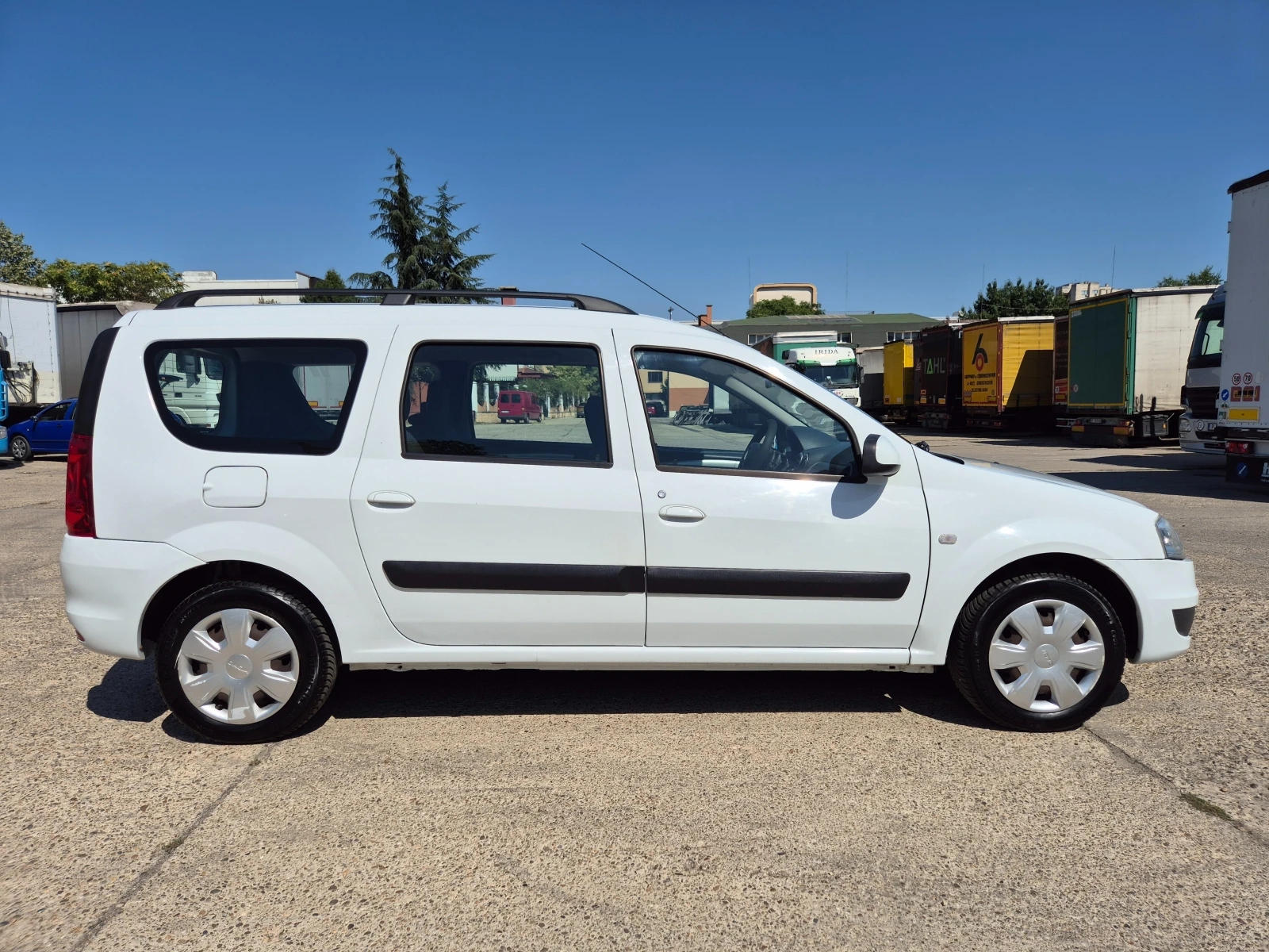 Dacia Logan 1.6i-Газ, Италия - изображение 4