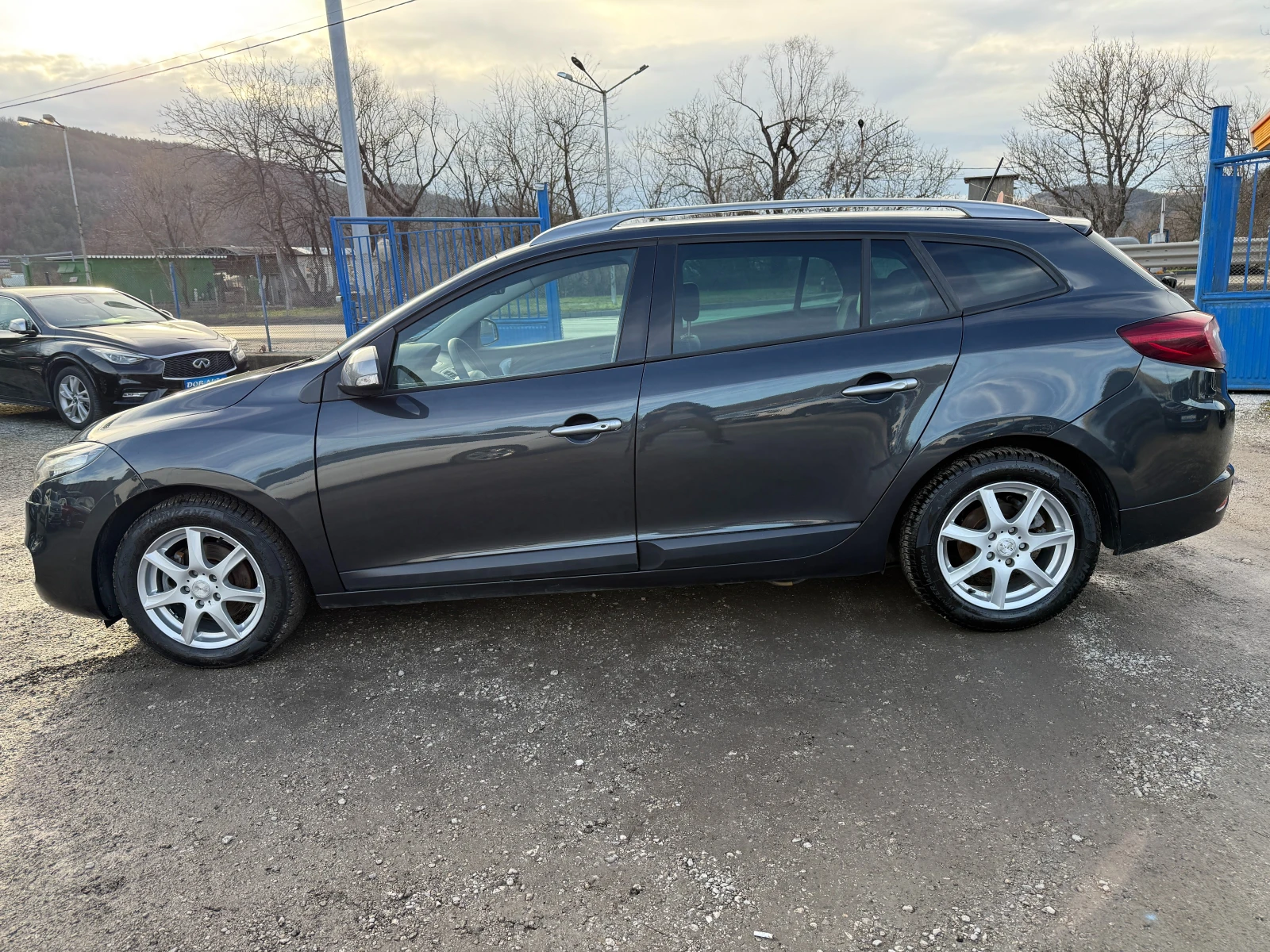 Renault Megane 1.4i-GT Line-навигация-климатроник-парктроник - изображение 3