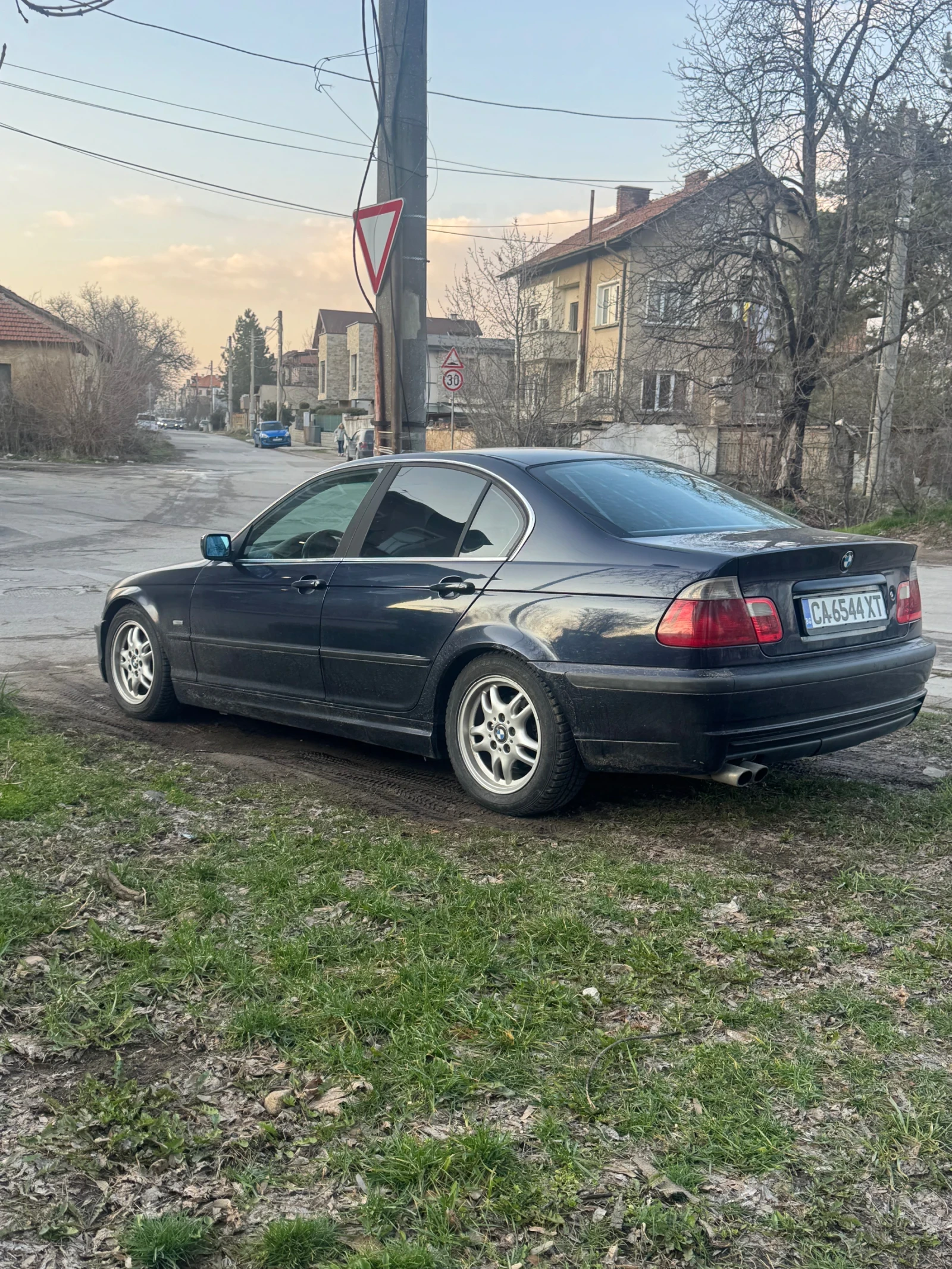 BMW 320, снимка 6 - Автомобили и джипове - 54305005
