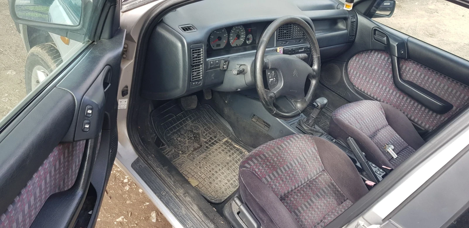 Citroen Xantia 2.0i Automatic LPG, снимка 11 - Автомобили и джипове - 53846620