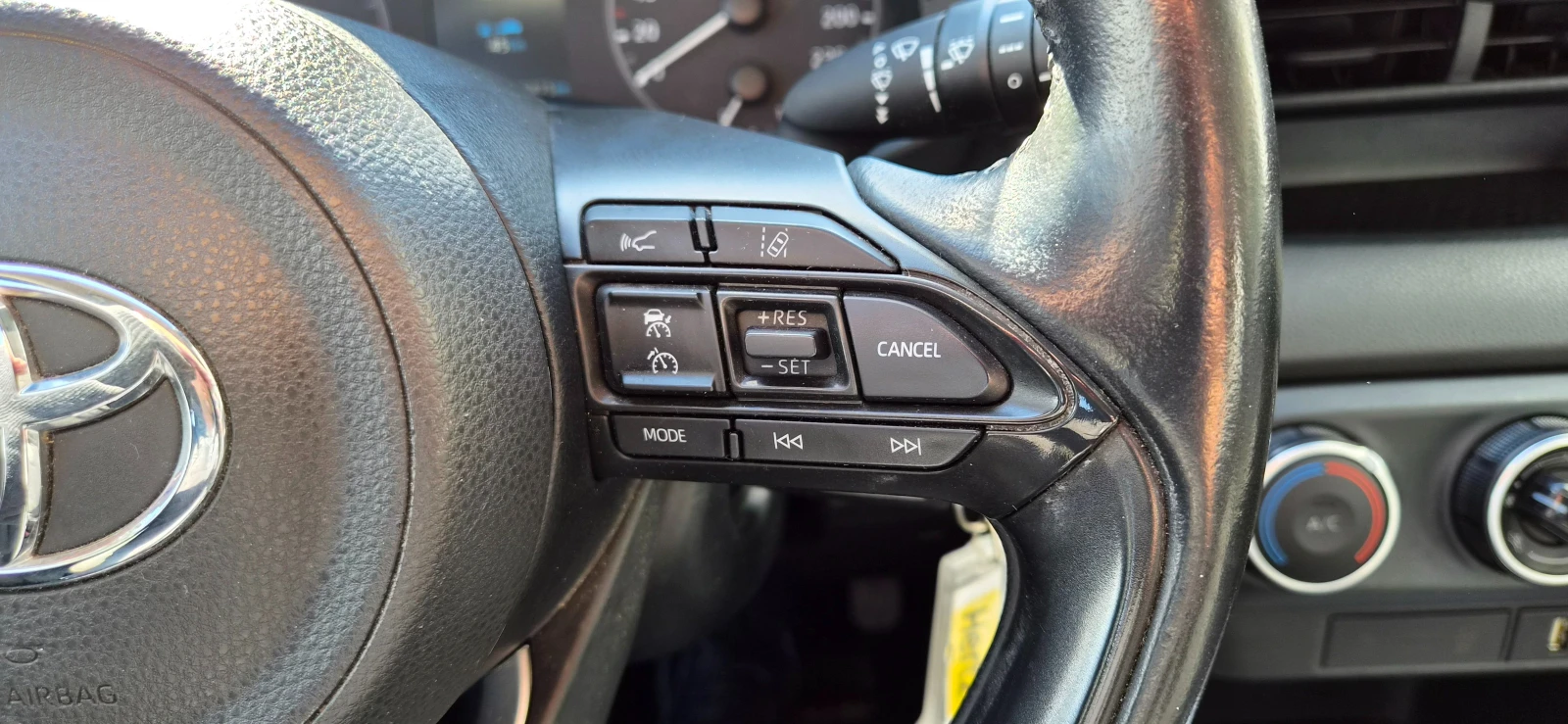 Toyota Yaris ГАРАНЦИЯ 05.2031г., снимка 15 - Автомобили и джипове - 53854110