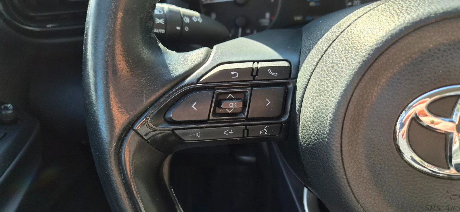 Toyota Yaris ГАРАНЦИЯ 05.2031г., снимка 14 - Автомобили и джипове - 53854110