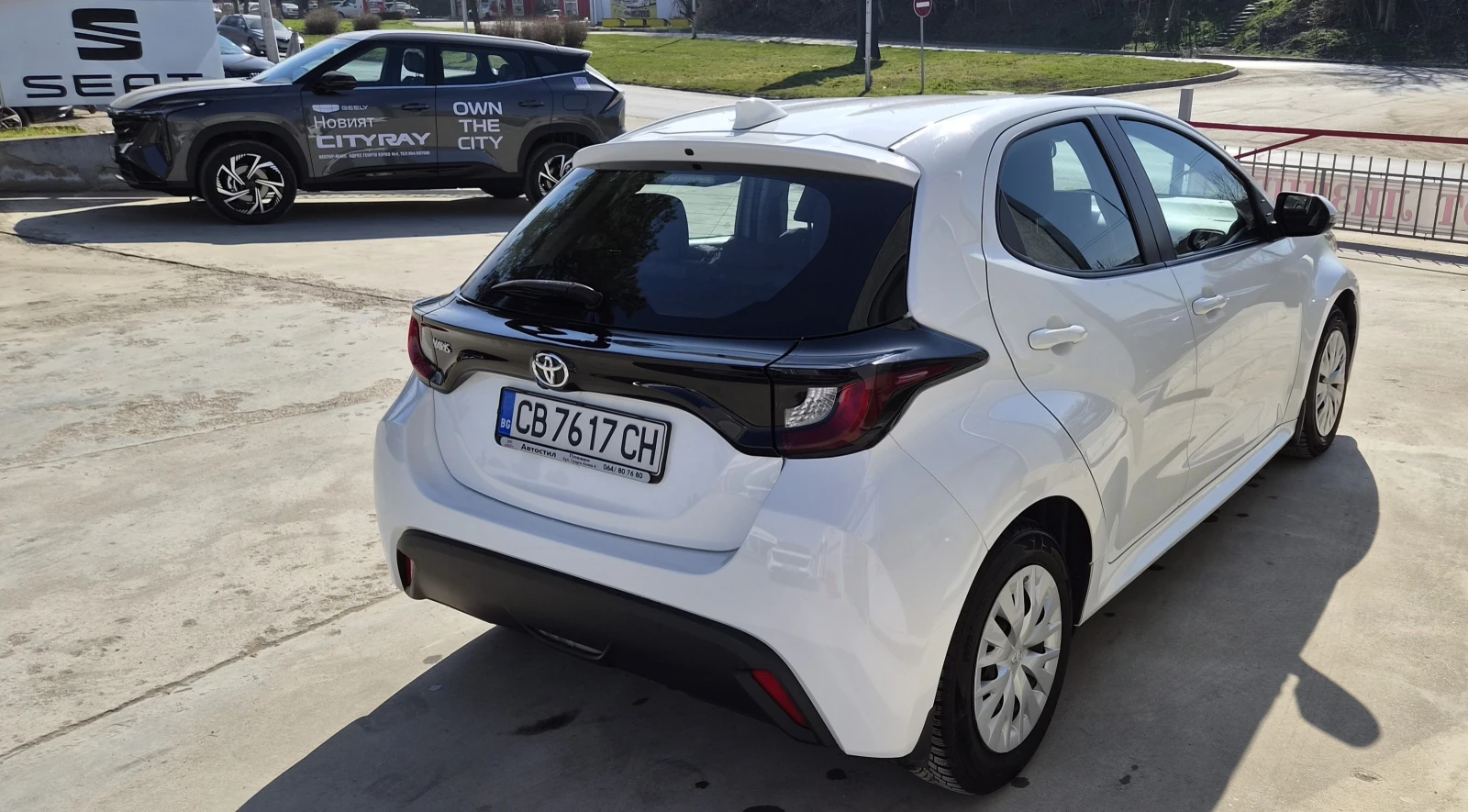 Toyota Yaris ГАРАНЦИЯ 05.2031г., снимка 4 - Автомобили и джипове - 53854110