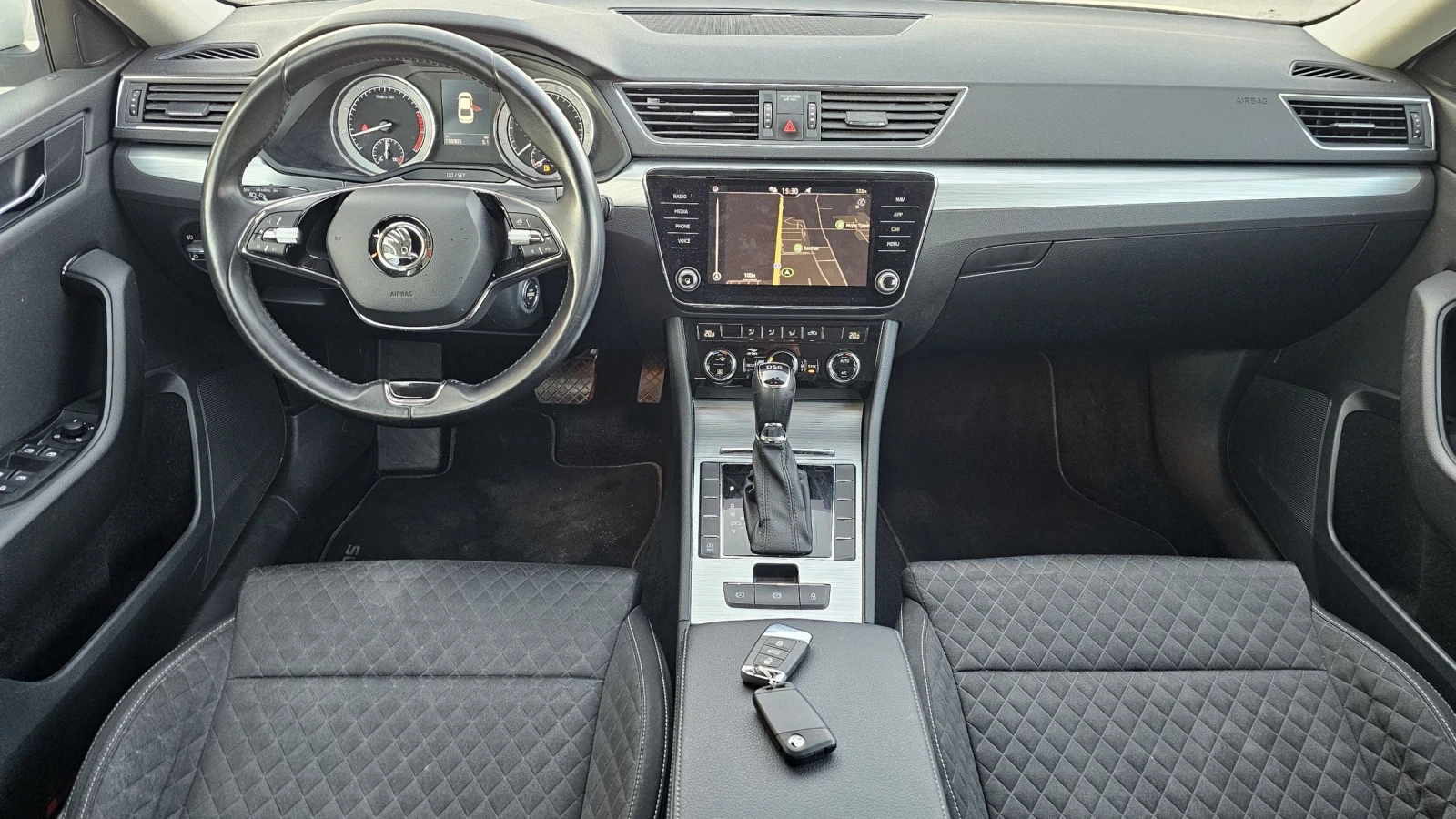 Skoda Superb 1.5 турбо - 150 к.с-7Gtronik , снимка 10 - Автомобили и джипове - 53881589