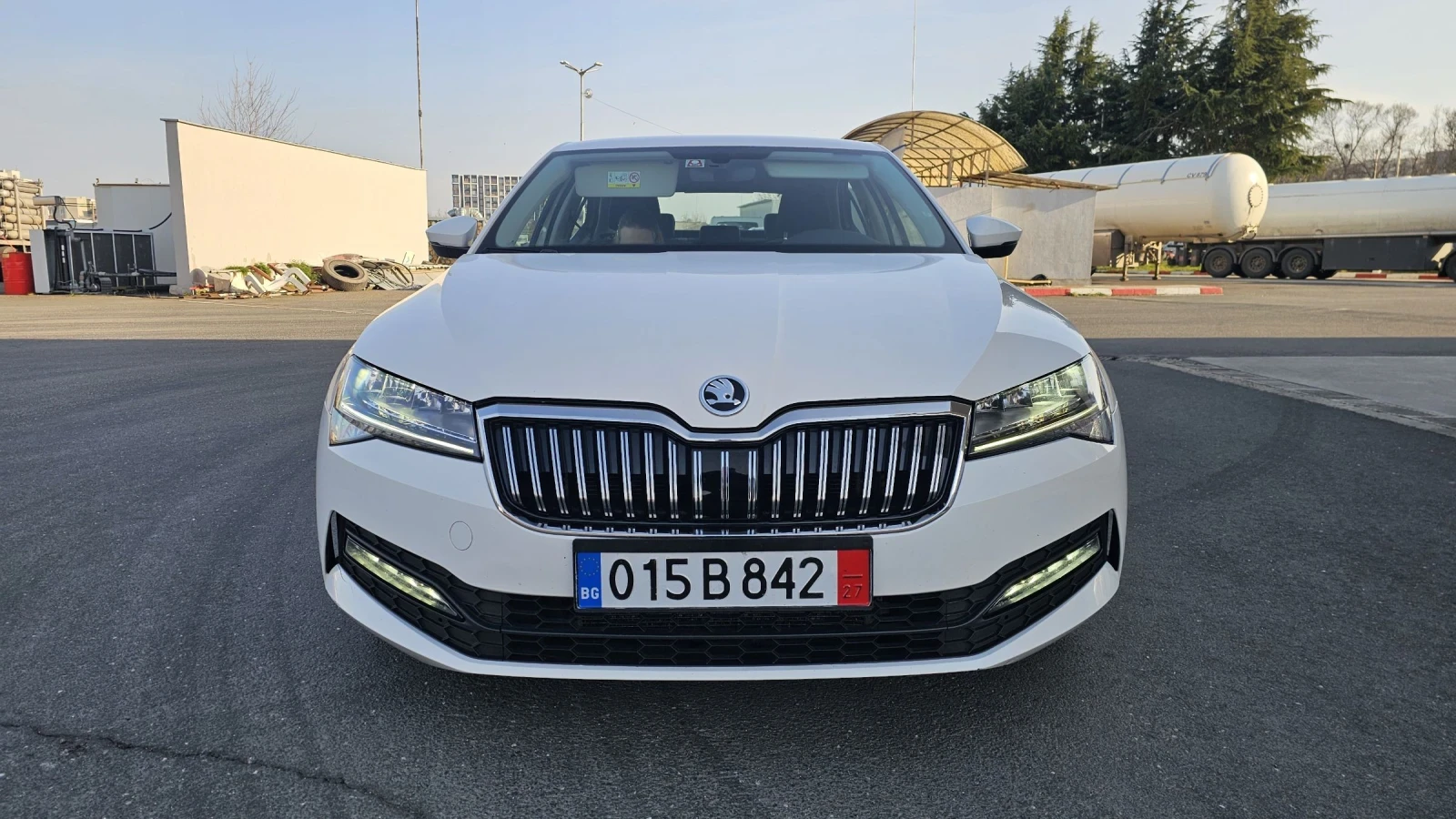 Skoda Superb 1.5 турбо - 150 к.с-7Gtronik , снимка 2 - Автомобили и джипове - 53881589
