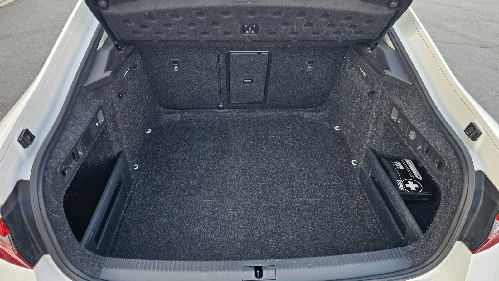 Skoda Superb 1.5 турбо - 150 к.с-7Gtronik , снимка 15 - Автомобили и джипове - 53881589