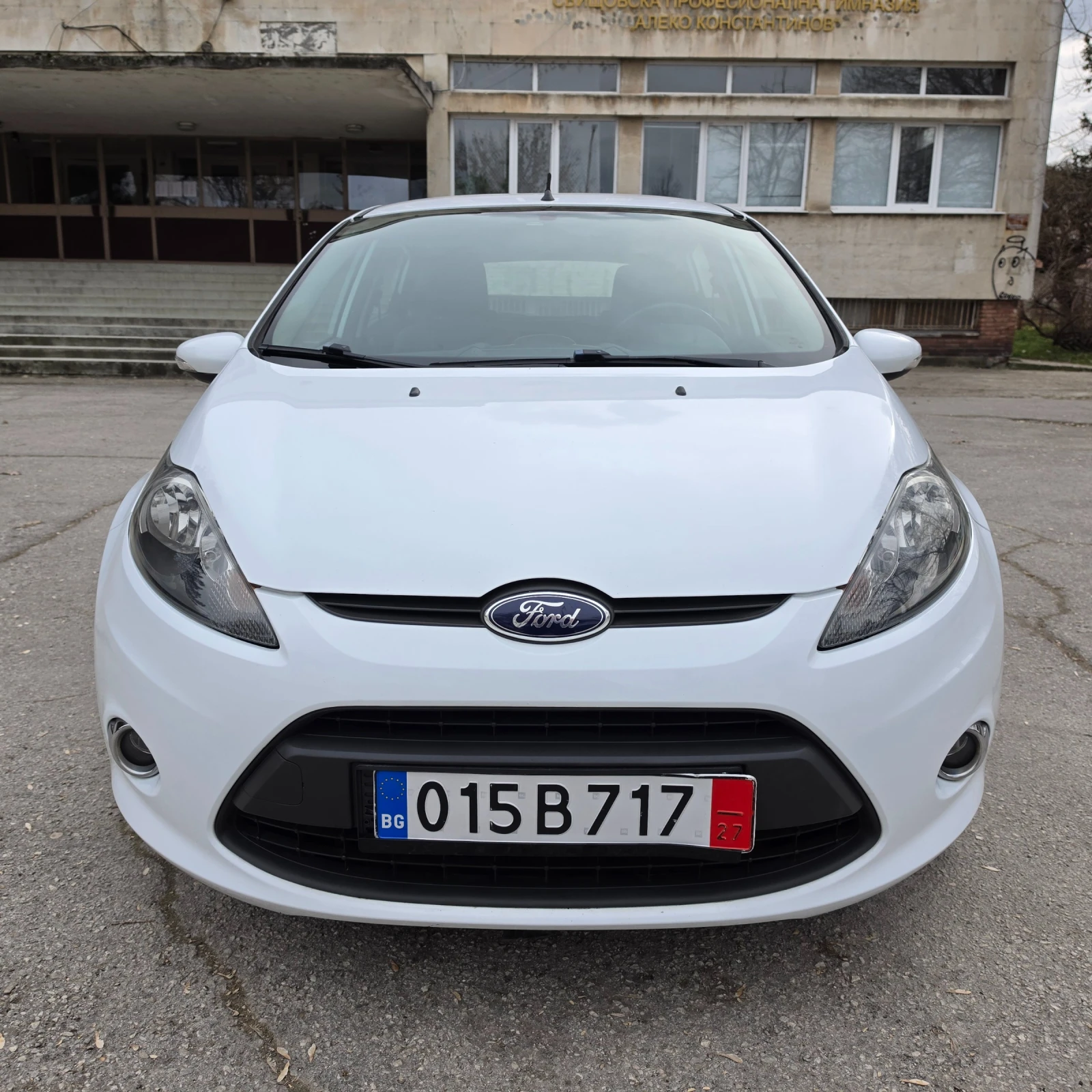 Ford Fiesta 1.4i фабрична Газ, снимка 10 - Автомобили и джипове - 53892418