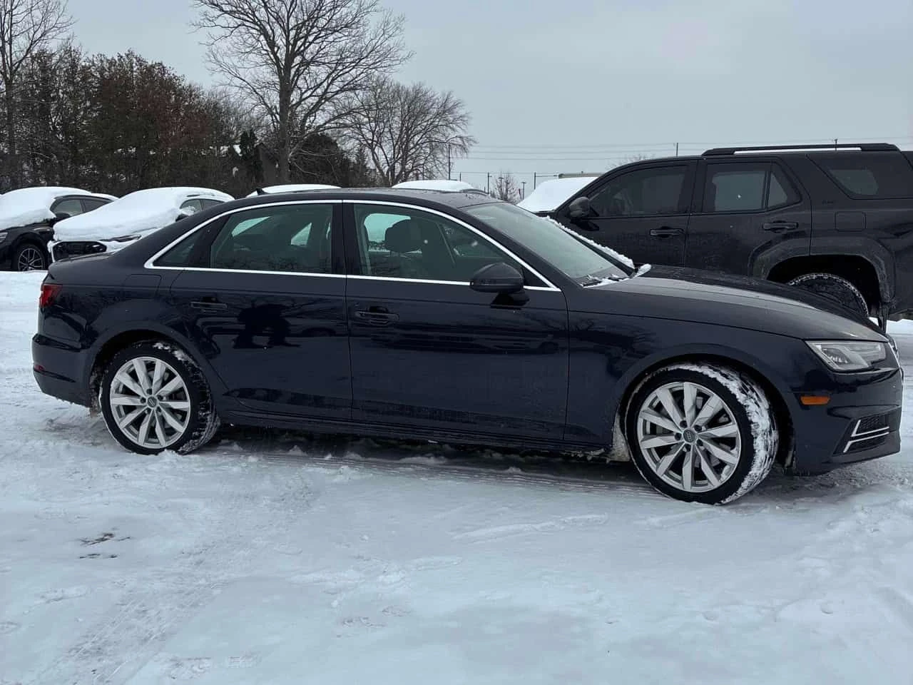 Audi A4 * Komfort * ГЛАВНО ПРЕДСТАВИТЕЛСТВО* , снимка 3 - Автомобили и джипове - 54064656